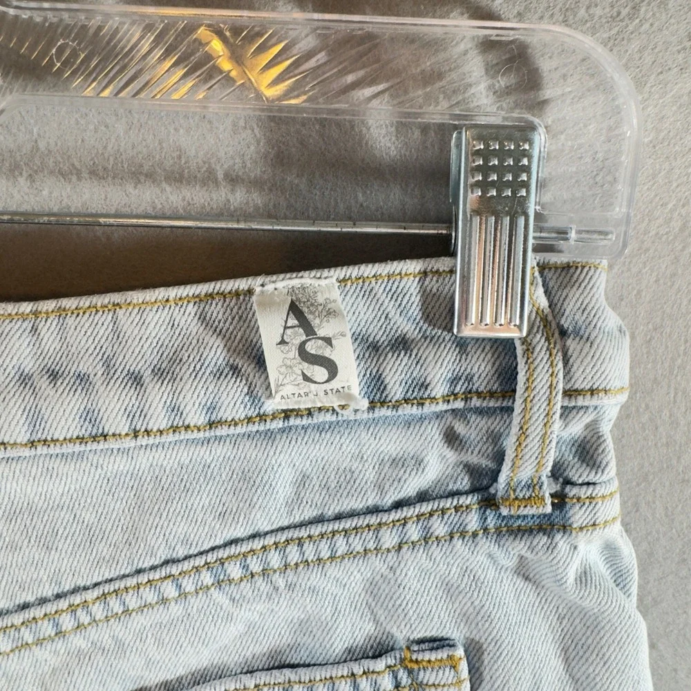 596 | Altar'd State Denim Wrap Denim Skort Light Wash Button Front Women Medium‎